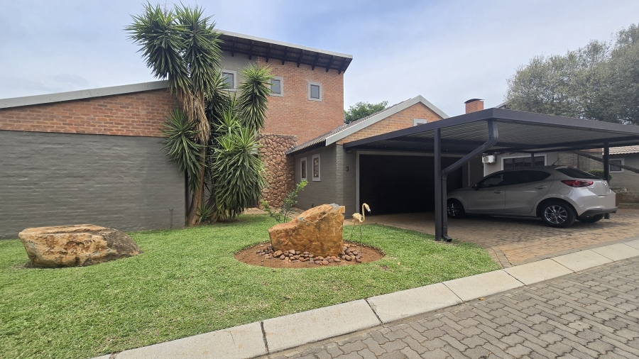 4 Bedroom Property for Sale in Waterval East North West